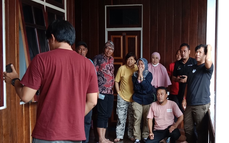 title Tim Kemensos sempat Hilang Kontak 12 Jam Ditemukan, Risma Langsung Video Call Tim Kemensos sempat Hilang Kontak 12 Jam Ditemukan, Risma Langsung Video Call