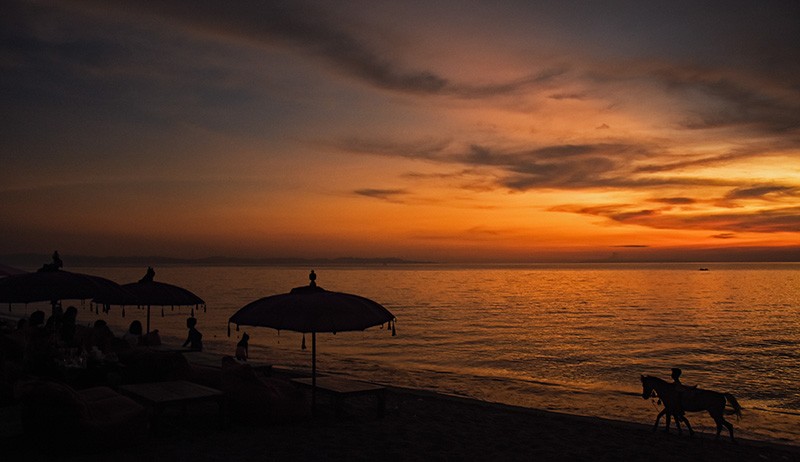 Menikmati Matahari Terbenam di Pantai Tanjung Bias Lombok - Bagian 2