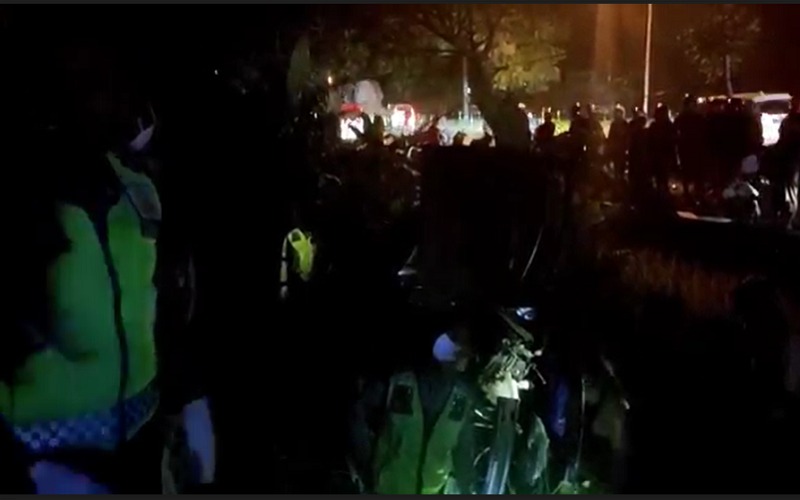 Minibus Hancur Terseret Kereta Api di Lamongan, Sopir Luka Berat 