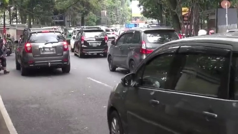 Ganjil Genap 5 Gebang Tol Dicabut, Arus Lalu Lintas di Bandung-Lembang Padat