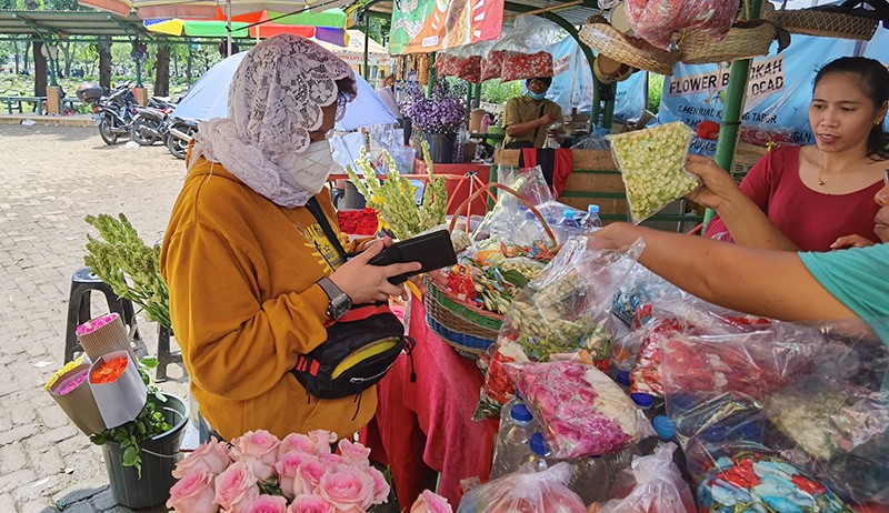 TPU Karet Bivak Didatangi Banyak Peziarah Jelang Ramadan - Bagian 4