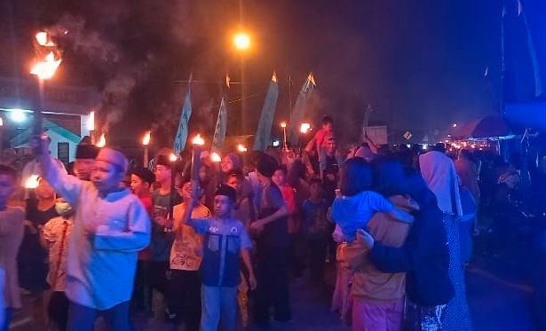Sambut Ramadan, Ribuan Warga Muarojambi Gelar Pawai Obor