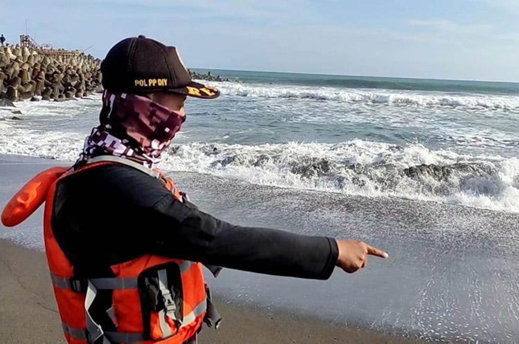 Pencarian 2 Korban Tenggelam di Pantai Glagah Dihentikan, Dilanjutkan Besok Pagi