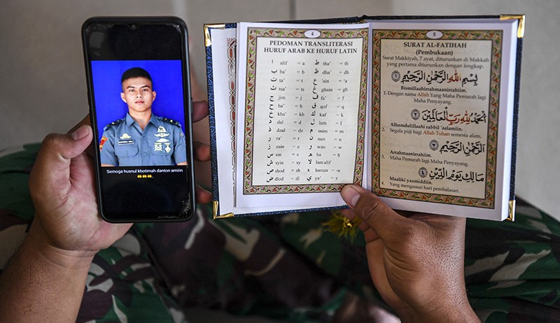 Prajurit TNI AL Doa Bersama untuk 2 Prajurit Marinir Gugur Diserang Teroris - Bagian 1