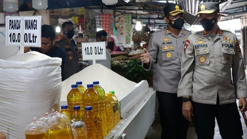 Jelang Ramadan, Kapolda Gorontalo Sidak Ketersediaan Minyak Goreng di Pasar 