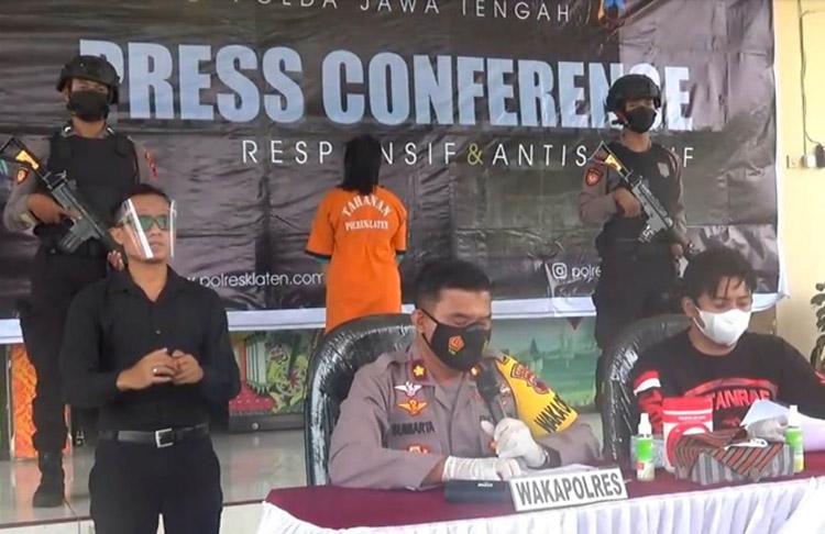 title Gelapkan Mobil Rental, Perempuan Solo ditangkap Polisi dan 3 Lainnya Buron Gelapkan Mobil Rental, Perempuan Solo ditangkap Polisi dan 3 Lainnya Buron