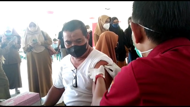 BIN Sulsel Gelar Vaksinasi Massal Berhadiah Minyak Goreng di Jeneponto
