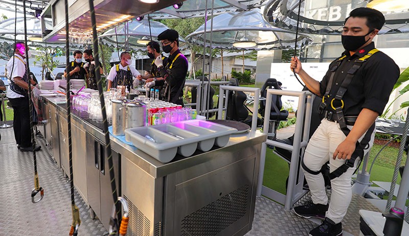 Menikmati Sensasi Makan dari Ketinggian di Restoran Lounge in The Sky - Bagian 5