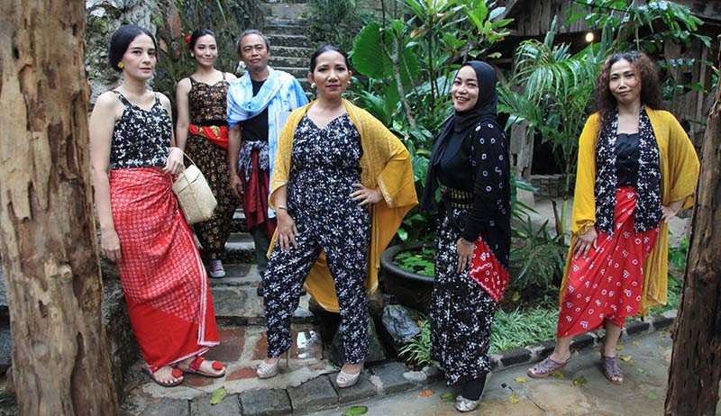 Women March 2022, Pegiat Wastra, Penari dan Pelukis Kampanyekan “Kolaborasi” - Bagian 2