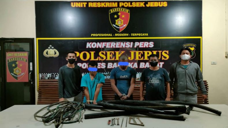 Curi Kabel dan 17 Cetakan Balok Timah, Dua Pria di Bangka Barat Ditangkap 
