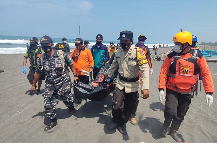 Dikenali dari Pakaian, Mayat di Perairan Karangwuni Dipastikan Oktafiansah Rahmadan