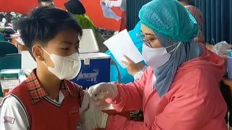 title Target Vaksinasi Covid-19 Anak Dosis Pertama di Sulut 237.681 Orang, Capaian 71,75 Persen Target Vaksinasi Covid-19 Anak Dosis Pertama di Sulut 237.681 Orang, Capaian 71,75 Persen