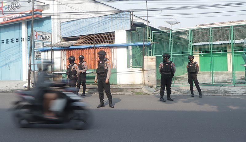 Temuan Benda Mencurigakan Diduga Bom, Ternyata Berisi Pipa dan Jam Mainan - Bagian 2
