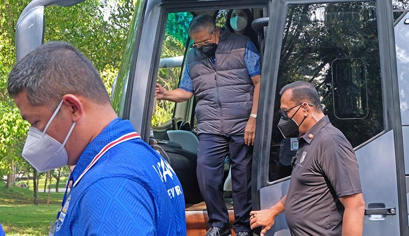 SBY bersama Tim Voli Lavani Bogor Jalan-Jalan ke Candi Borobudur - Bagian 3