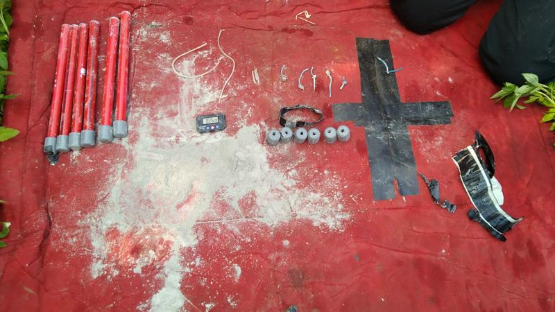 title Benda Mencurigakan Ditemukan di Trotoar Dekat Denpom Solo, Ini Penampakannya Benda Mencurigakan Ditemukan di Trotoar Dekat Denpom Solo, Ini Penampakannya