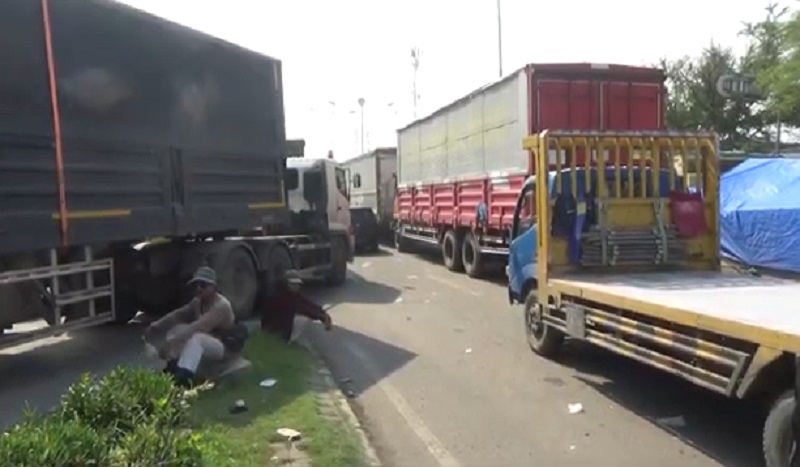 Jalur Daendels Gresik-Tuban Lumpuh Imbas Jembatan Ambles di Lamongan