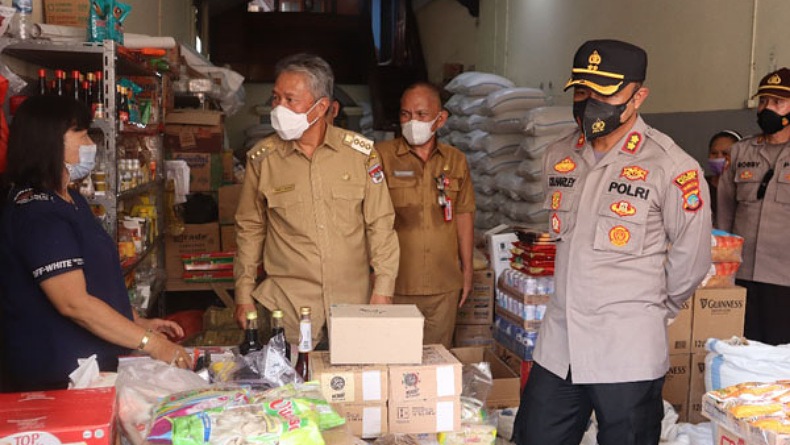 title Cek Ketersediaan Minyak Goreng, Kapolres Minsel dan Bupati Datangi Pasar Cek Ketersediaan Minyak Goreng, Kapolres Minsel dan Bupati Datangi Pasar