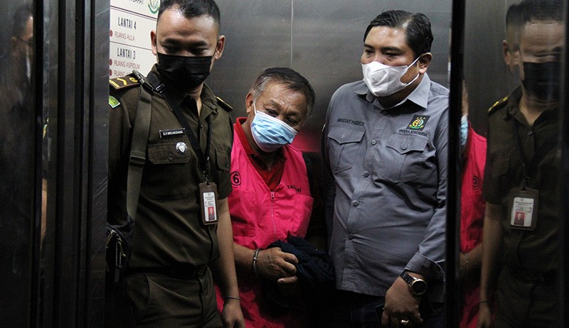 Tampang Koruptor Buron 13 Tahun Ditangkap Tim Tabur Kejati Bengkulu - Bagian 2