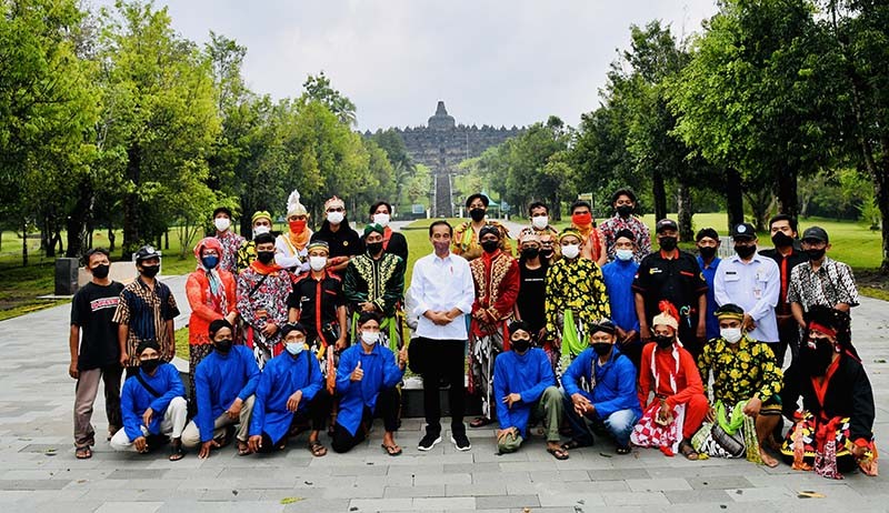 Presiden Jokowi Cek Infrastruktur Pariwisata Candi Borobudur - Bagian 3