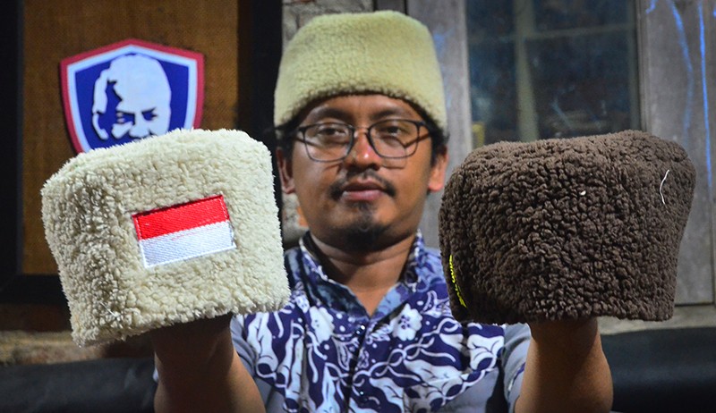 Peci Bulu Khas Muslim Rusia Buatan Warga Kudus Laris Manis Jelang Ramadan - Bagian 2