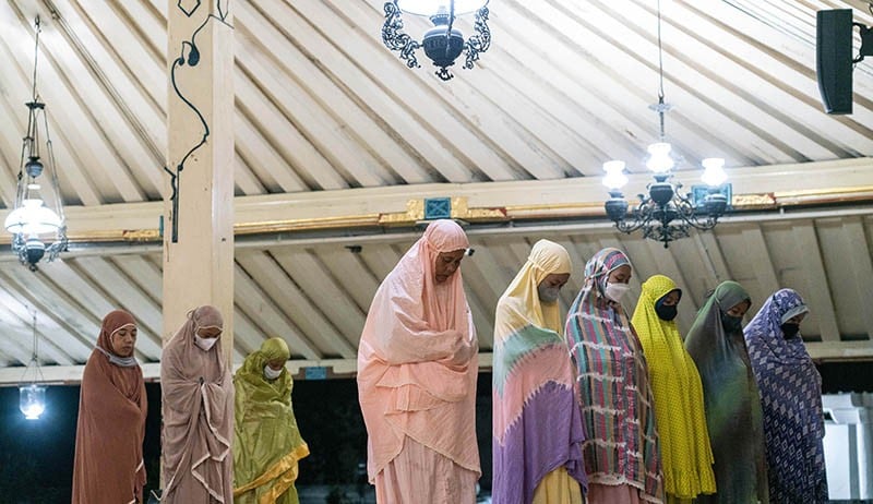 Suasana Salat Tarawih Hari Pertama di Masjid Gedhe Kauman Yogyakarta - Bagian 3