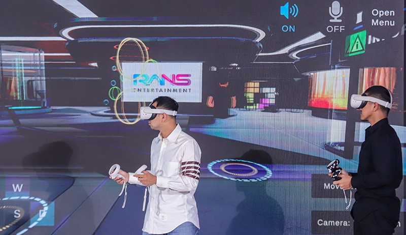 Momen Raffi Ahmad, Nagita Slavina dan Kaesang Pangarep Luncurkan RansVerse - Bagian 6