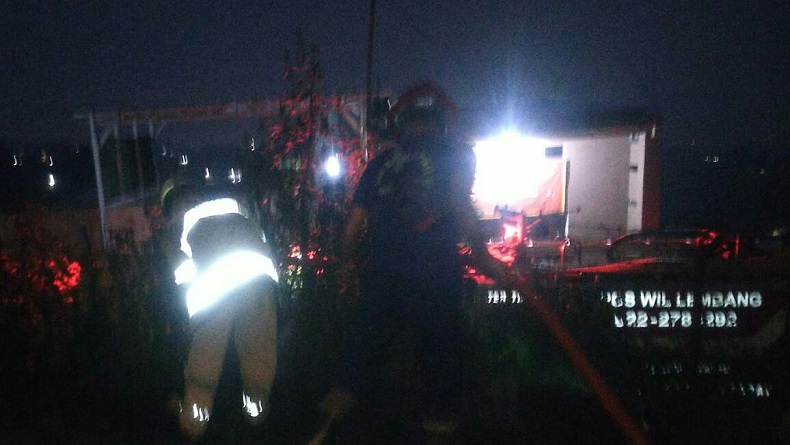 title Gudang Alat Bor di Perum TSM Parongpong KBB Terbakar, Api Diduga dari Tungku Gudang Alat Bor di Perum TSM Parongpong KBB Terbakar, Api Diduga dari Tungku