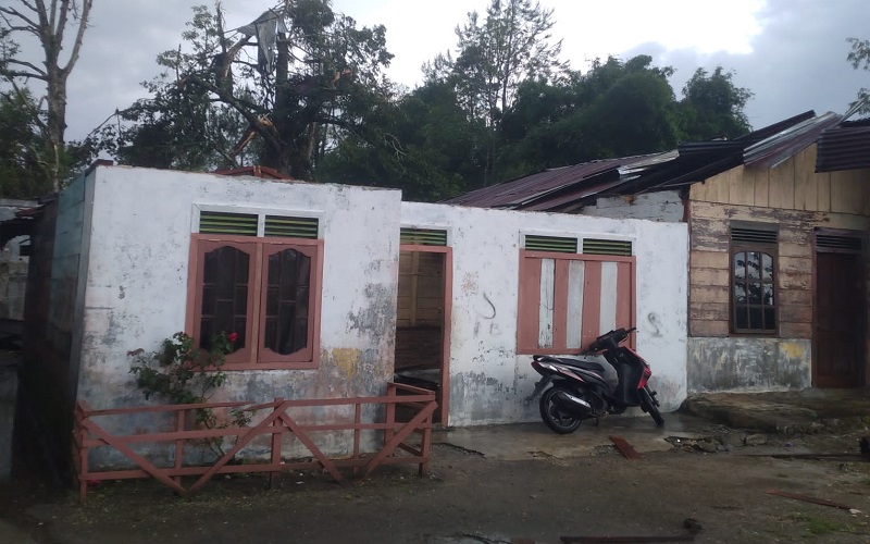 Puluhan Rumah Warga Rusak Diterjang Angin Puting Beliung di Taput