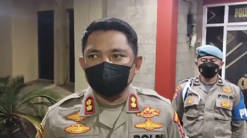 Polsek Penjaringan Amankan Ratusan Botol Miras Jelang Ramadan Polsek Penjaringan Amankan Ratusan Botol Miras Jelang Ramadan