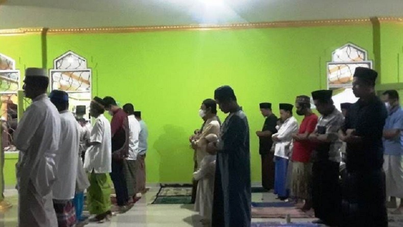 Ramadan Tiba, Umat Islam di Biak Papua Padati Masjid Salat Tarawih 