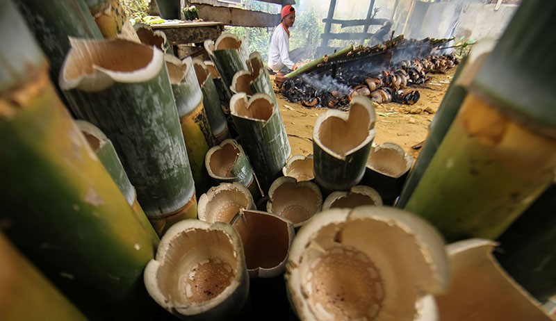 title 4 Tradisi Lebaran di Sumatera Utara, Nomor 2 Makan Kuliner Legendaris 4 Tradisi Lebaran di Sumatera Utara, Nomor 2 Makan Kuliner Legendaris