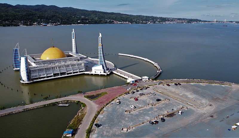 Penampakan dari Udara Masjid di Tengah Teluk Kendari - Bagian 2