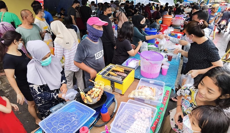 Berburu Takjil untuk Buka Puasa di Pasar Benhil - Bagian 2