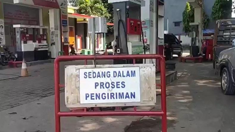 title Harga Pertamax Naik, Konsumen di Blora Serbu Pertalite Harga Pertamax Naik, Konsumen di Blora Serbu Pertalite