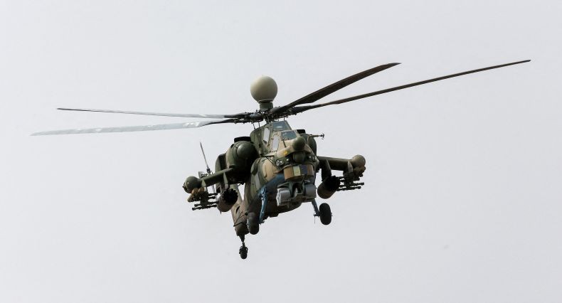 Helikopter Serang Rusia Hancurkan Konvoi Kendaraan Lapis Baja Ukraina