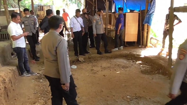 Gerebek Judi Ayam, Petugas Temukan Sangkar Ayam Aduan Kosong