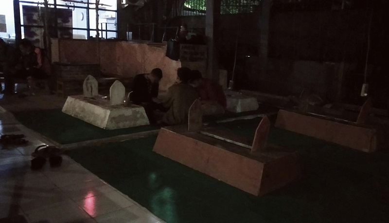 Menyeramkan, Ada Jenazah hingga Kuntilanak di Warkop Ketan Surabaya