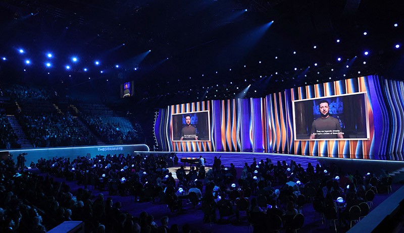 Muncul di Grammy Awards, Presiden Ukraina Volodymyr Zelensky Minta Bantuan dari Balik Bungker - Bagian 1