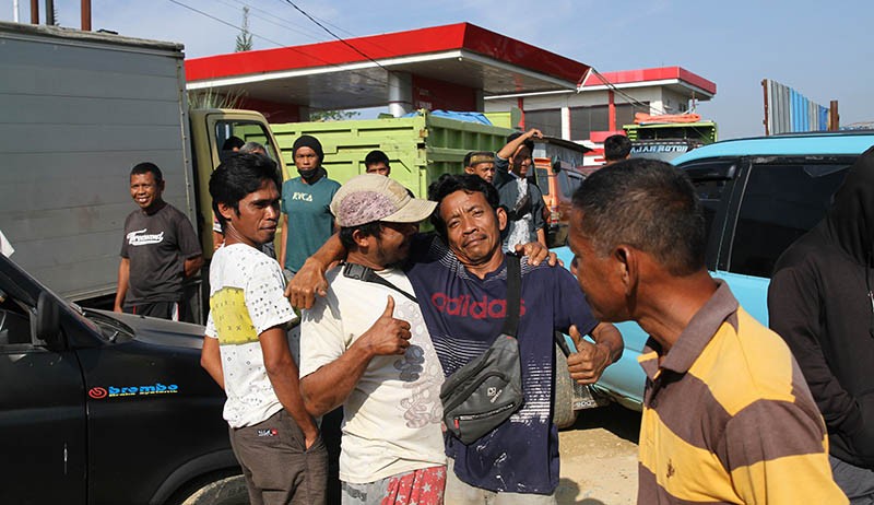 Ratusan Kendaraan Antre Selama 2 Hari untuk Isi Solar di SPBU Kendari - Bagian 2