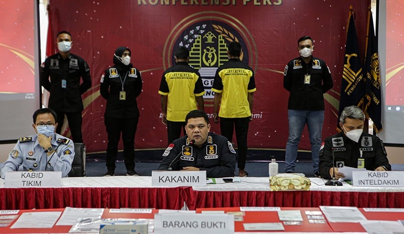 WNA India Masuk Indonesia Pakai Visa dan Paspor Palsu Diamankan Petugas Imigrasi - Bagian 1