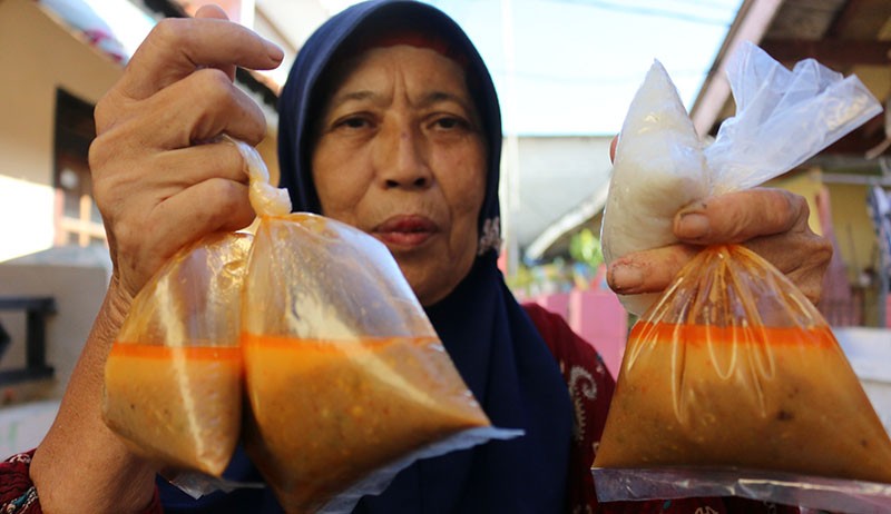 Pedagang Takjil Keliling Pulau Panggang Jual Aneka Menu Berbuka Puasa - Bagian 3