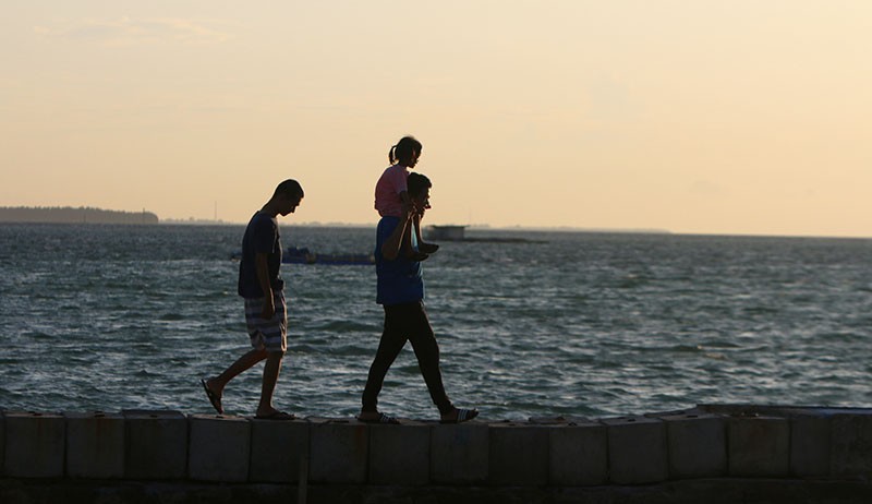 Intip Aktivitas Warga Pesisir Kepulauan Seribu saat Ngabuburit - Bagian 3