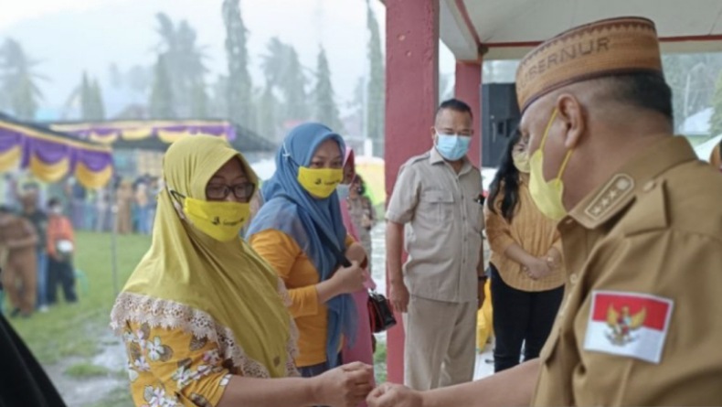 title Pemprov Gorontalo Mulai Distribusikan Bantuan Pangan, Target Tahun Ini 45.000 Keluarga Pemprov Gorontalo Mulai Distribusikan Bantuan Pangan, Target Tahun Ini 45.000 Keluarga