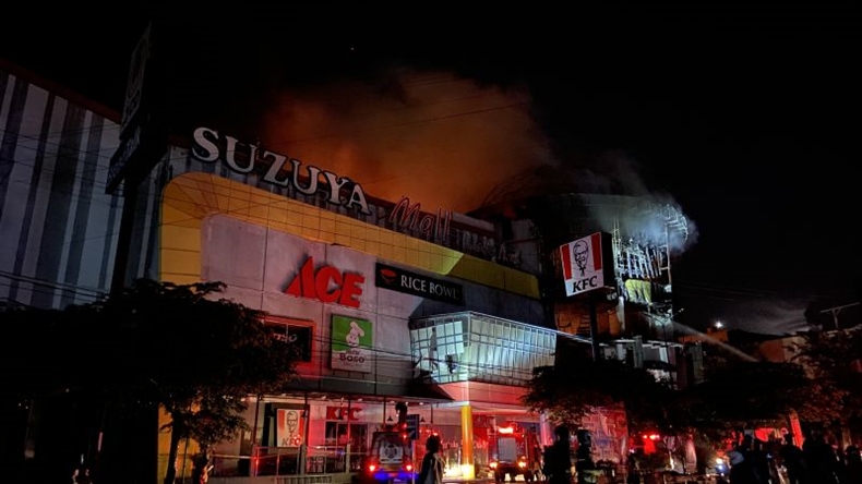 Petugas Damkar: Seluruh Barang di Suzuya Mal Aceh Ludes Terbakar