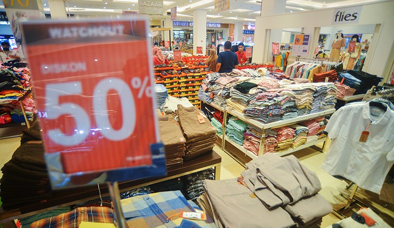 Jam Operasional Mal-Kafe Diperpanjang Sampai Pukul 22.00 WIB - Bagian 2