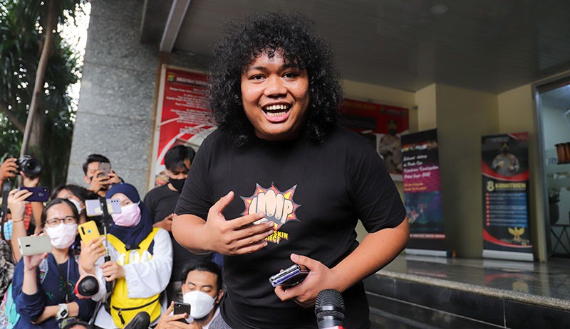 Ekspresi Marshel Widianto Minta Maaf usai Diperiksa soal Kasus Pornografi - Bagian 1