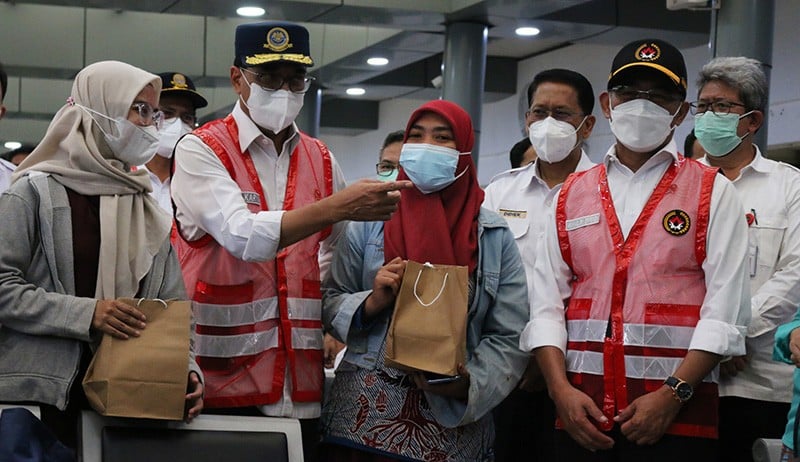 Menko PMK dan Menhub Cek Kesiapan Stasiun Pasar Senen Sambut Mudik Lebaran 2022 - Bagian 2