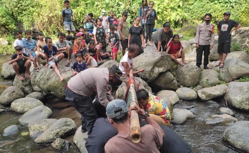 title Tak Bisa Berenang, Mahasiswa Unsoed Tewas Tenggelam di Curug Duwur Purbalingga Tak Bisa Berenang, Mahasiswa Unsoed Tewas Tenggelam di Curug Duwur Purbalingga