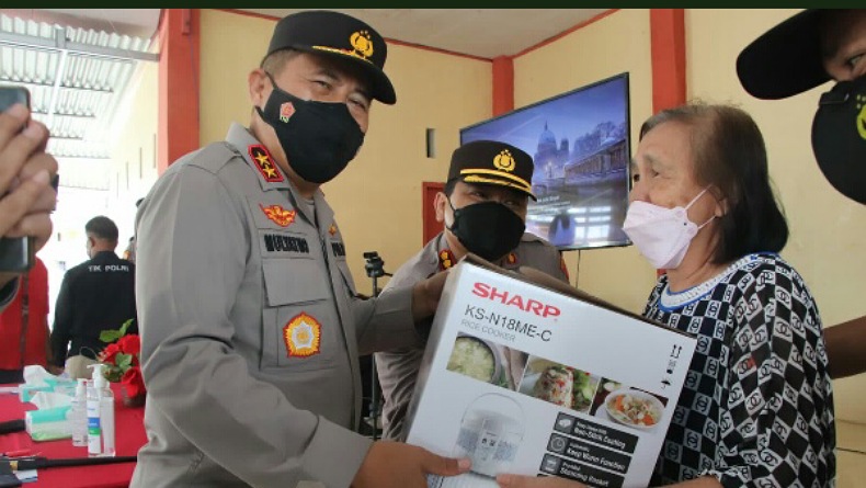Warga Lansia di Ranomuut Manado Semangat Ikut Vaksinasi Covid-19, Kapolda Sulut Bilang Begini 