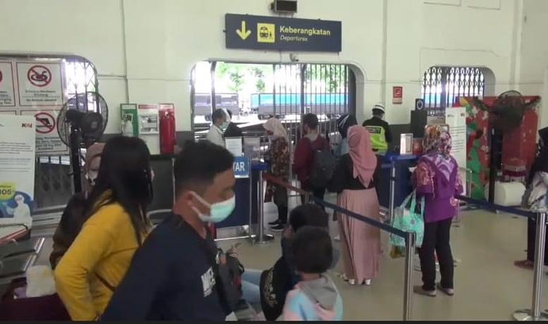  Takut Kehabisan Tiket, Penumpang KA di Tegal Pilih Mudik Lebih Awal